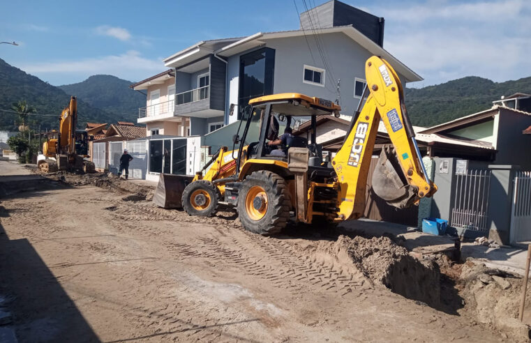 Casan inicia novos trechos de rede coletora nos bairros Monte Verde e Itacorubi em Florianópolis