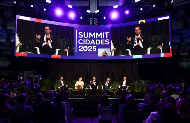 Governador em exercício participa da abertura do Summit Cidades 2025