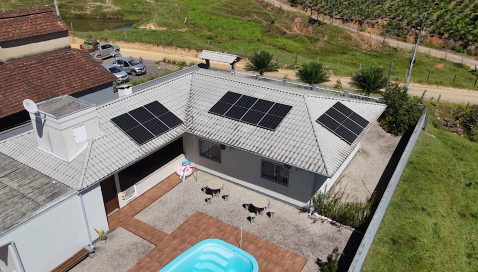 Programas do Governo do Estado impulsionam sustentabilidade e economia no campo com energia solar