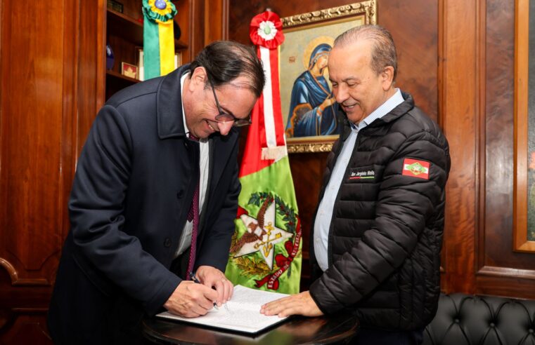 Jorginho Mello reassume o Governo de Santa Catarina após missão internacional