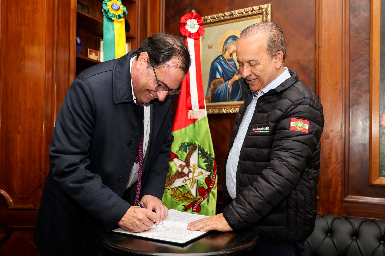 Jorginho Mello reassume o Governo de Santa Catarina após missão internacional